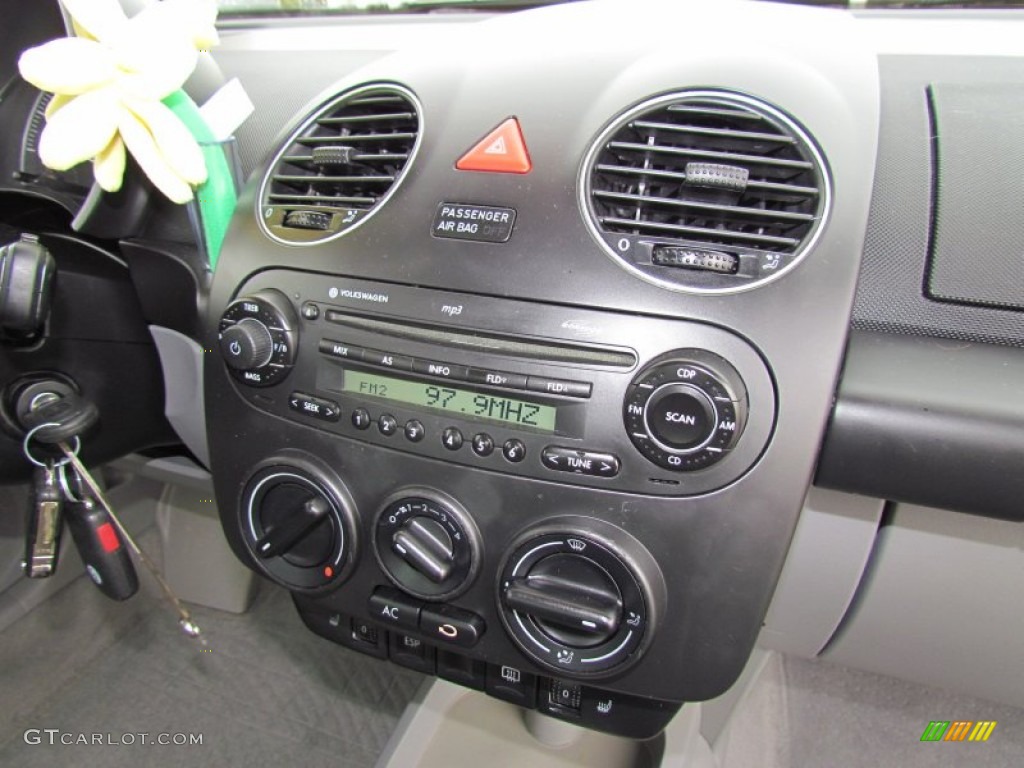 2007 Volkswagen New Beetle 2.5 Coupe Grey Dashboard Photo #55845647