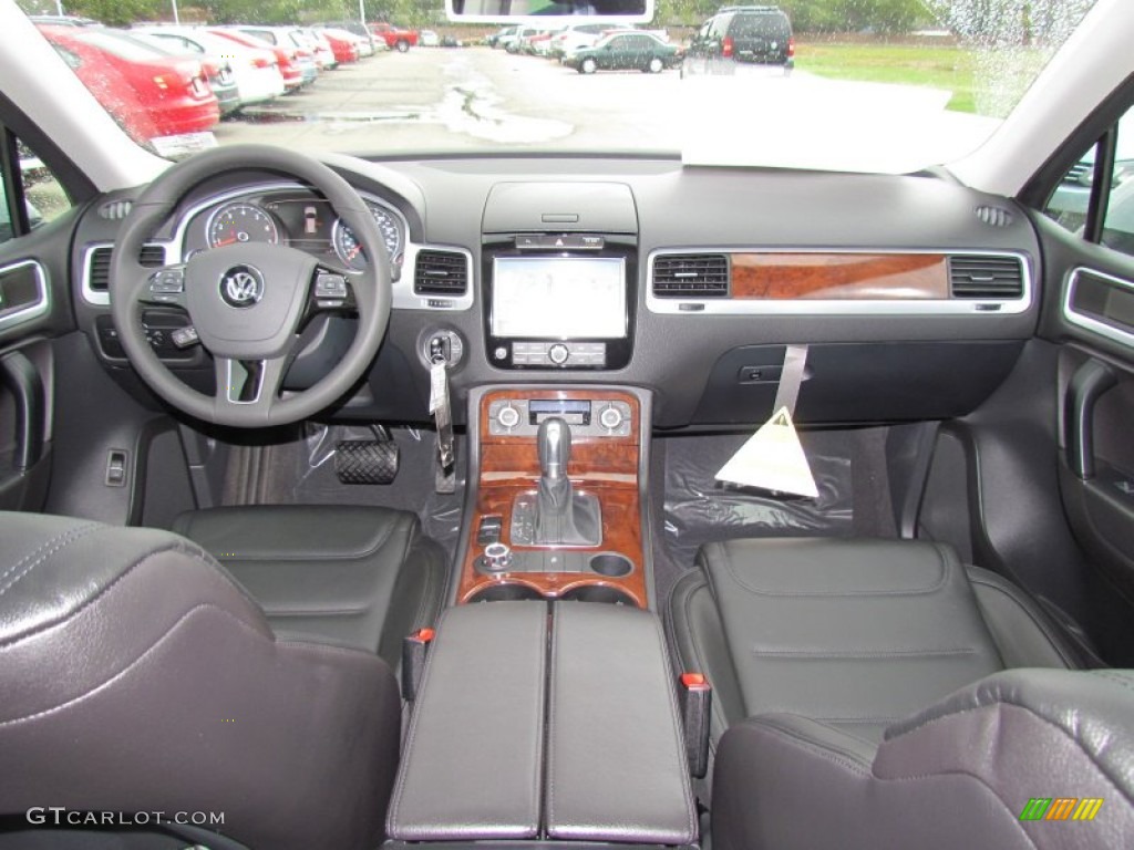 2012 Volkswagen Touareg VR6 FSI Lux 4XMotion Black Anthracite Dashboard Photo #55846164