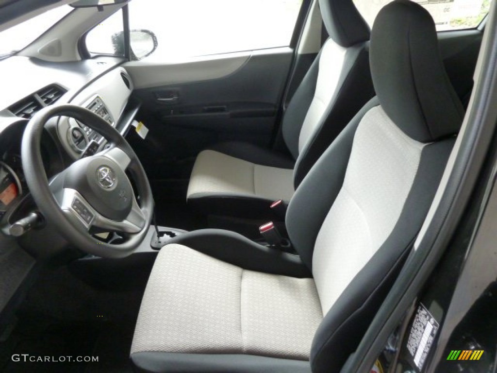 2012 Toyota Yaris Le 5 Door Interior Photo 55847884