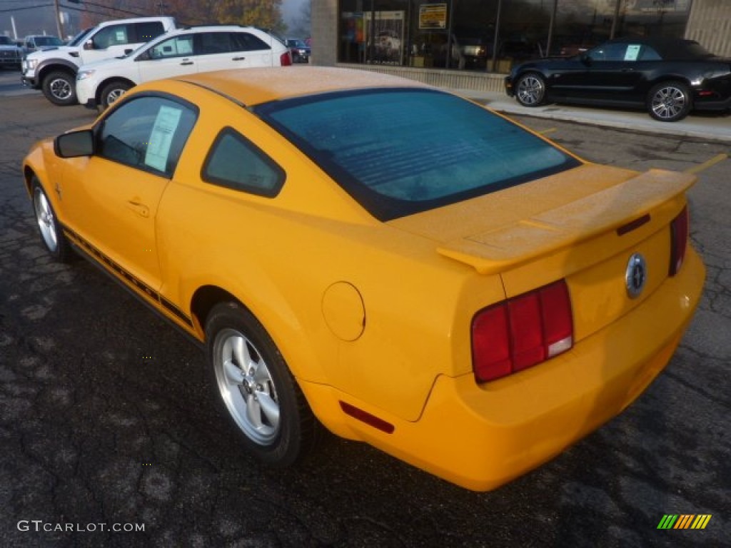 2007 Mustang V6 Premium Coupe - Grabber Orange / Dark Charcoal photo #2