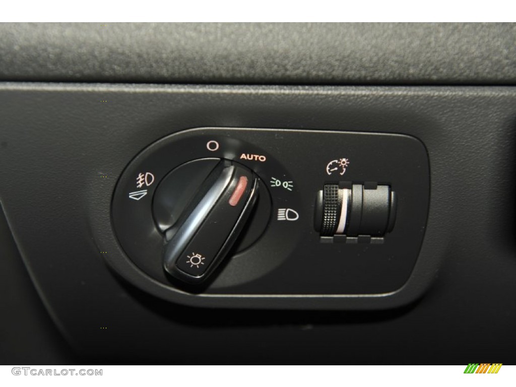 2010 Audi TT 2.0 TFSI quattro Roadster Controls Photo #55848175