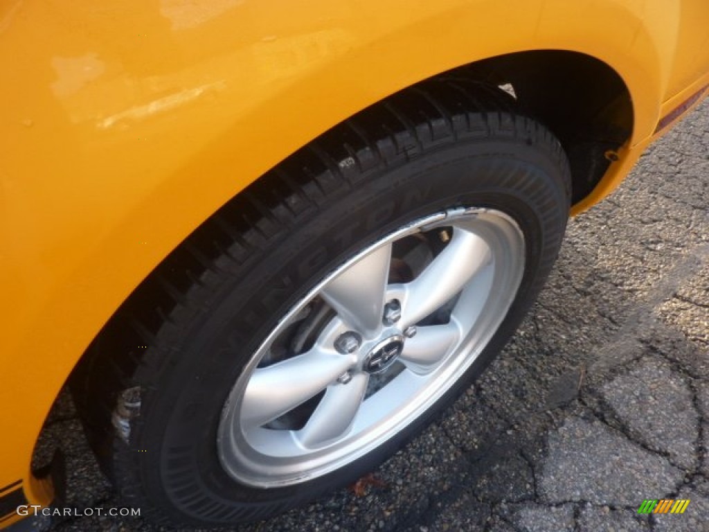2007 Mustang V6 Premium Coupe - Grabber Orange / Dark Charcoal photo #9