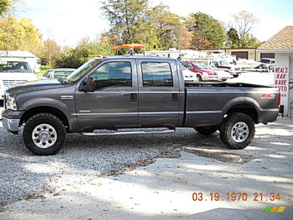 2005 F350 Super Duty FX4 Crew Cab 4x4 - Dark Shadow Grey Metallic / Medium Flint photo #2