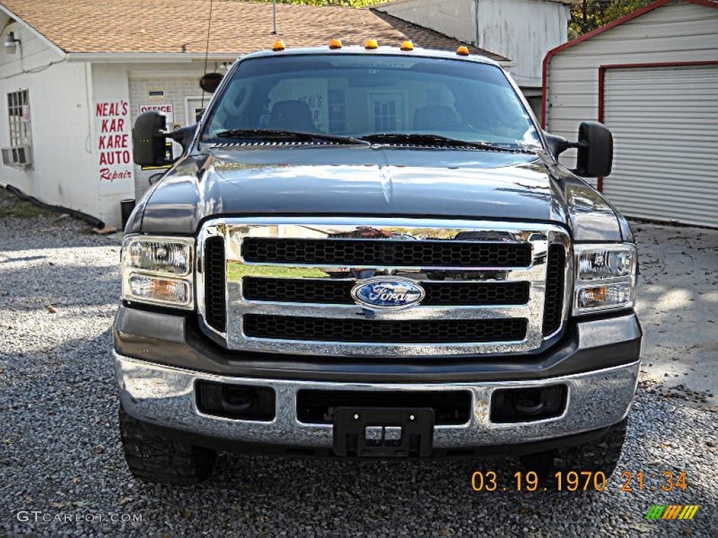 2005 F350 Super Duty FX4 Crew Cab 4x4 - Dark Shadow Grey Metallic / Medium Flint photo #3