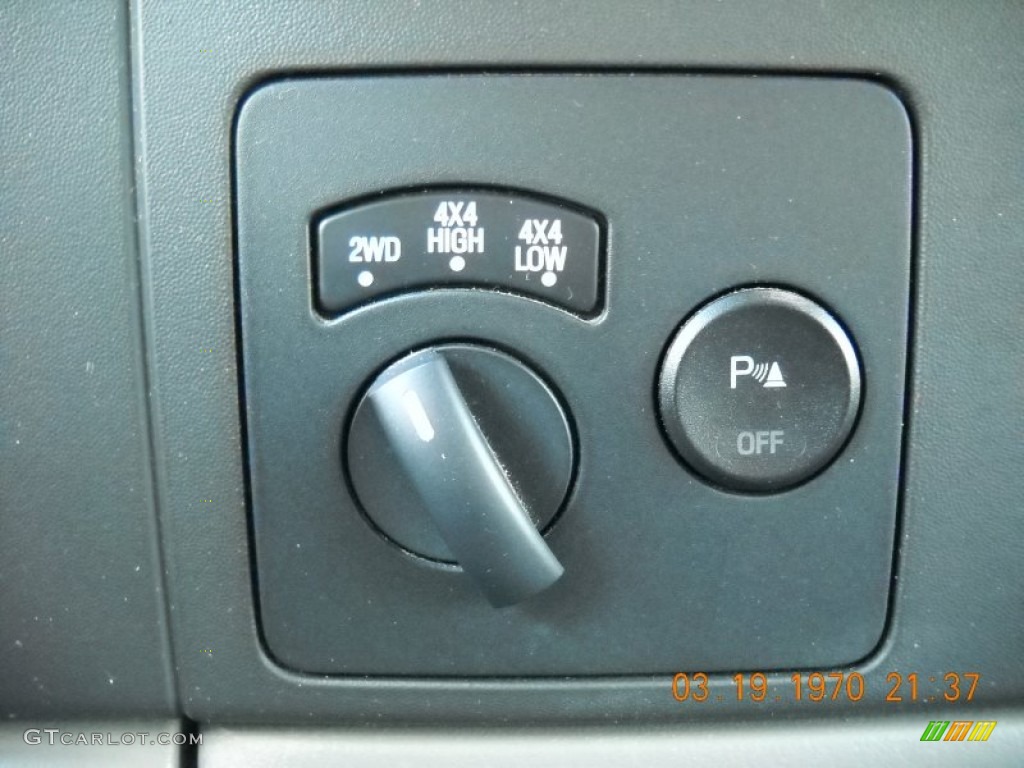 2005 F350 Super Duty FX4 Crew Cab 4x4 - Dark Shadow Grey Metallic / Medium Flint photo #23