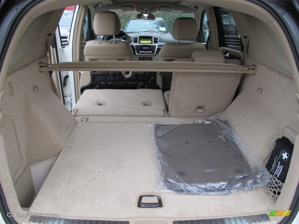 2012 Mercedes-Benz ML 350 BlueTEC 4Matic Trunk Photos
