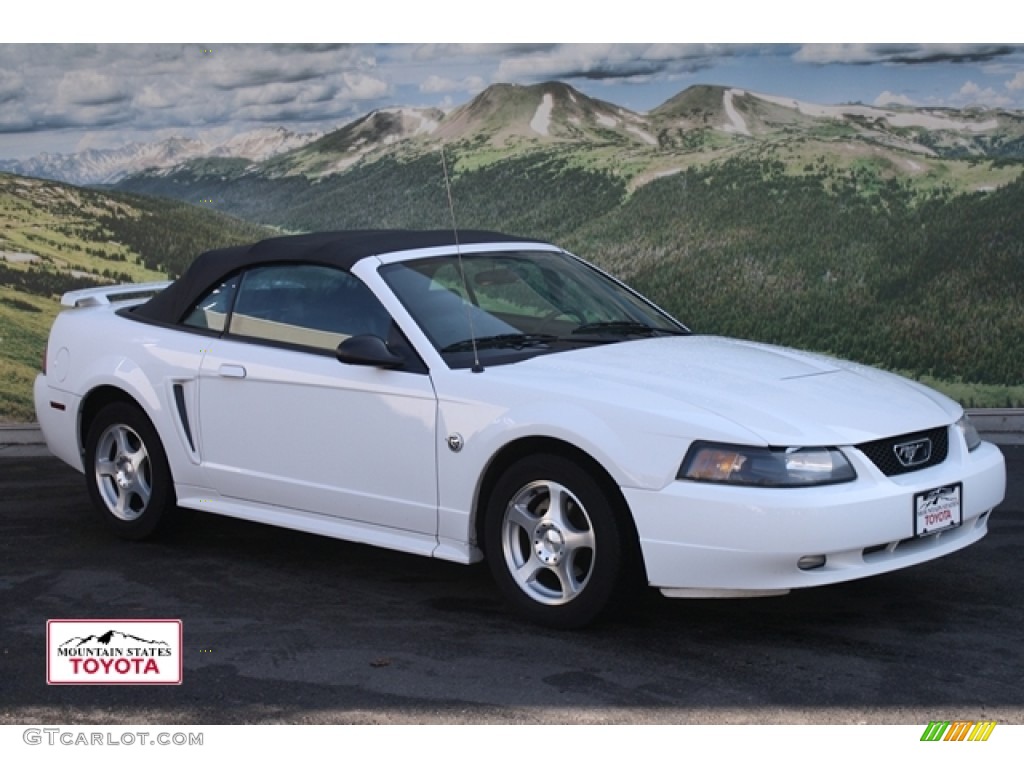 2004 Mustang V6 Convertible - Oxford White / Dark Charcoal photo #1