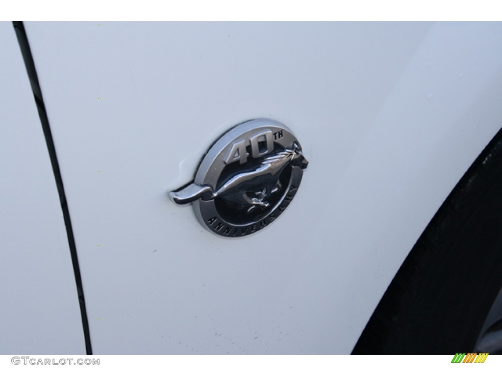 2004 Mustang V6 Convertible - Oxford White / Dark Charcoal photo #19
