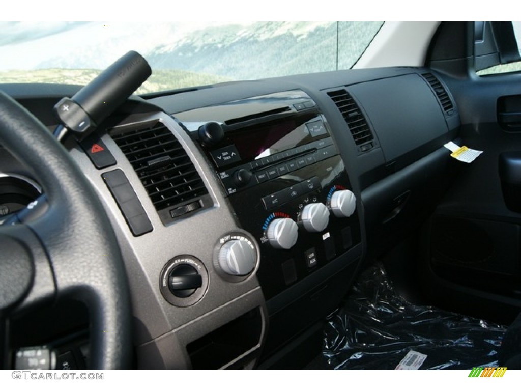 2012 Tundra CrewMax 4x4 - Super White / Black photo #7