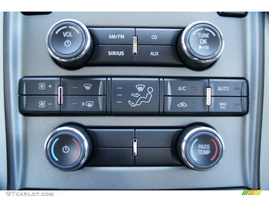 2012 Ford Taurus SEL Controls Photo #55860046
