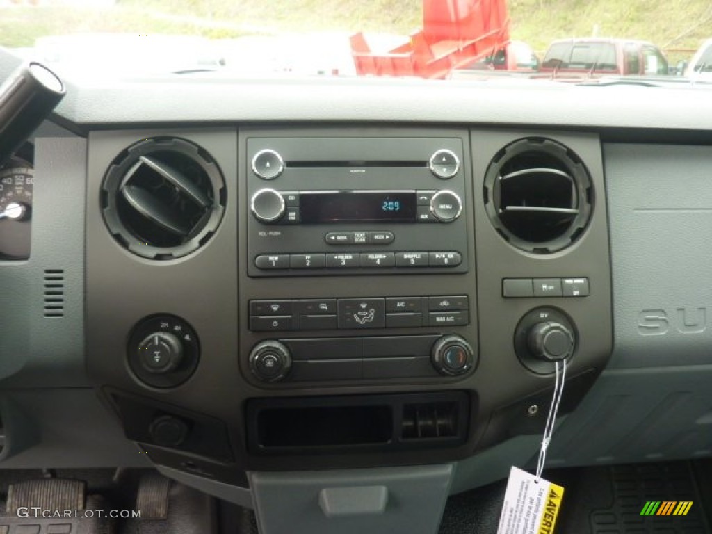 2012 Ford F250 Super Duty XL Regular Cab 4x4 Controls Photo #55863679