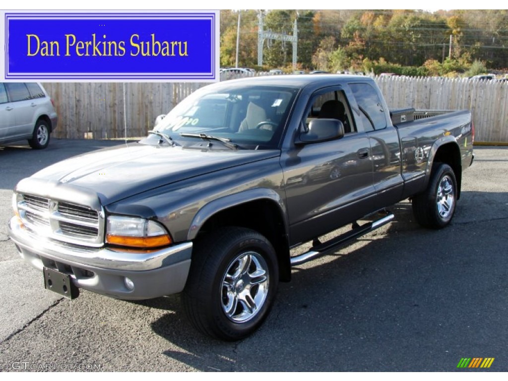 2004 Dakota SLT Club Cab 4x4 - Graphite Metallic / Dark Slate Gray photo #1