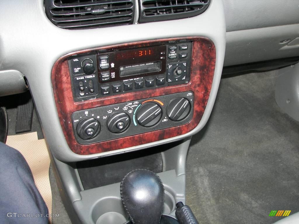 2000 Cirrus LXi - Bright Silver Metallic / Silver Fern photo #12