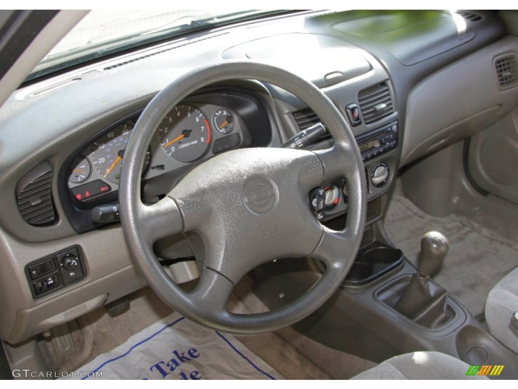 2001 Sentra GXE - Radium Silver / Stone photo #13