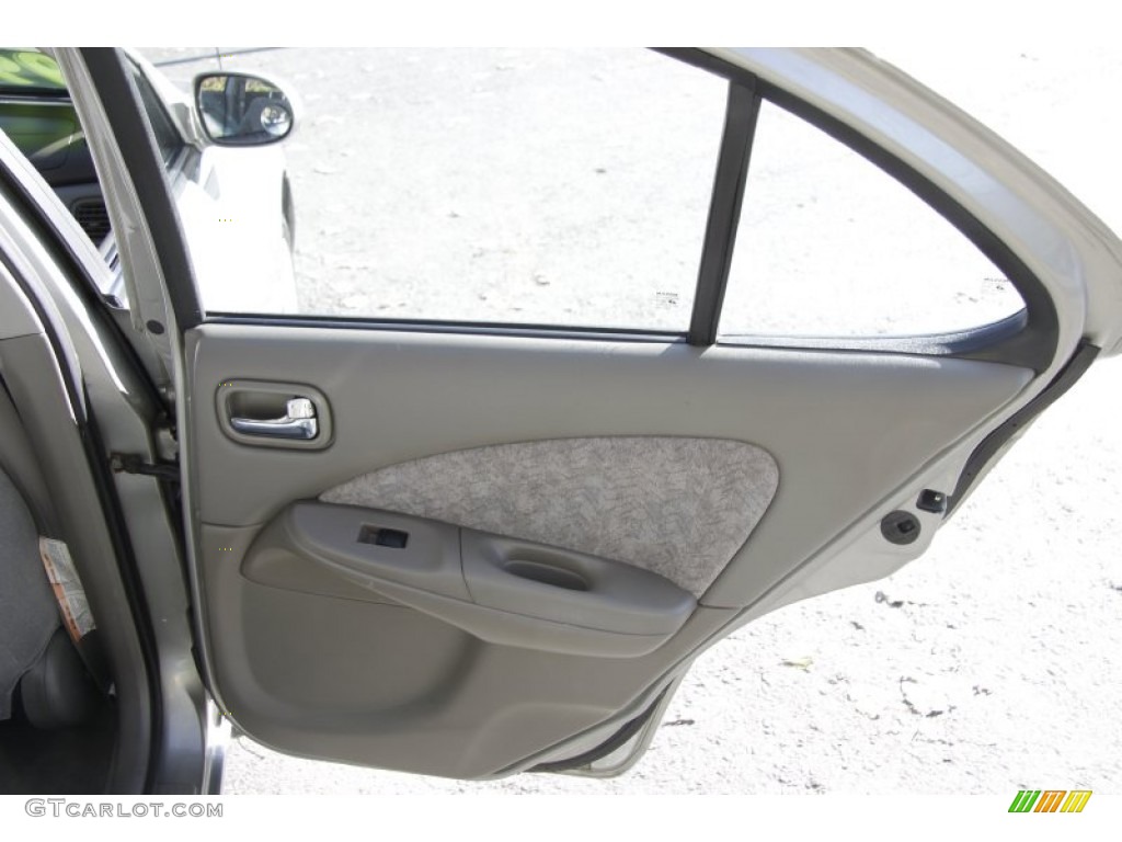 2001 Sentra GXE - Radium Silver / Stone photo #21