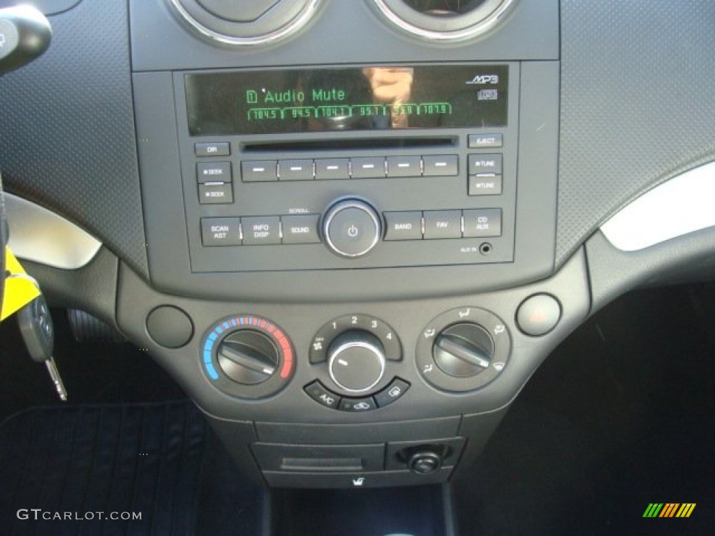 2011 Chevrolet Aveo Aveo5 LT Audio System Photo #55865623