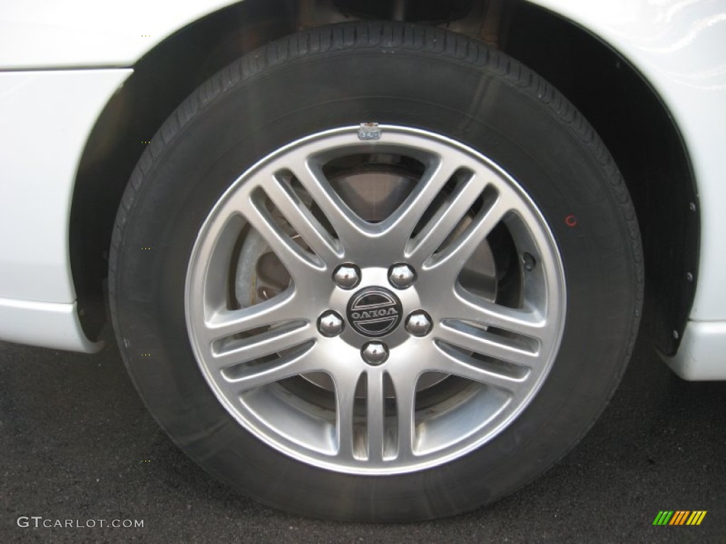 2005 Volvo S60 2.5T AWD Wheel Photos