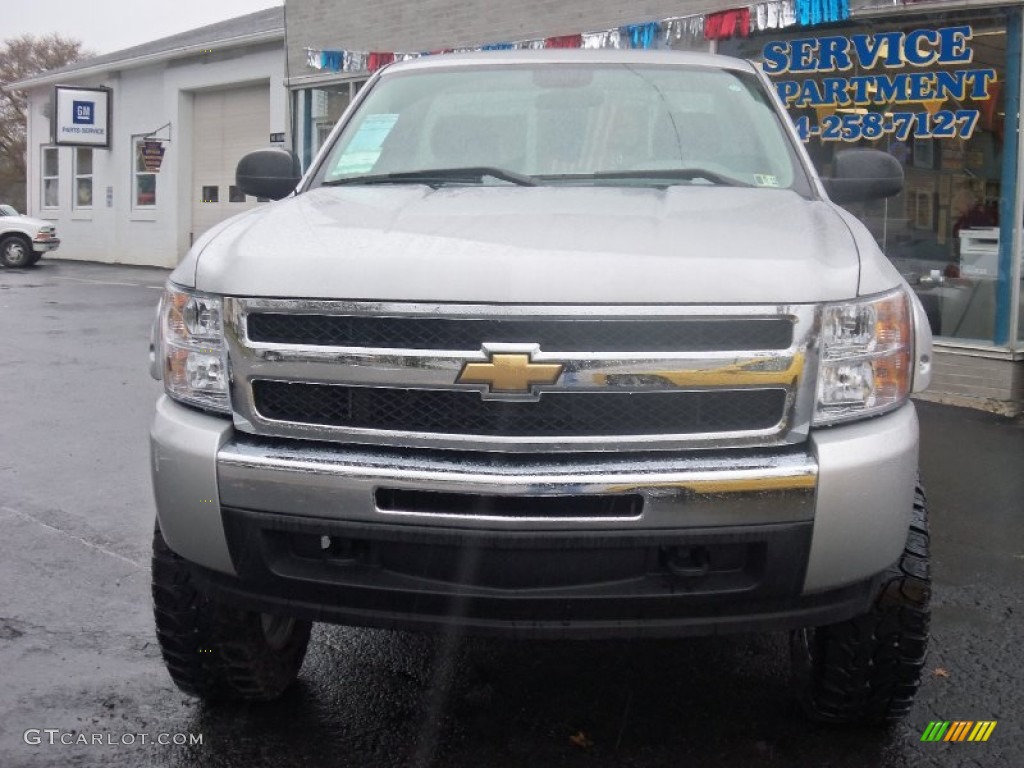 2011 Silverado 1500 LS Regular Cab 4x4 - Sheer Silver Metallic / Dark Titanium photo #3
