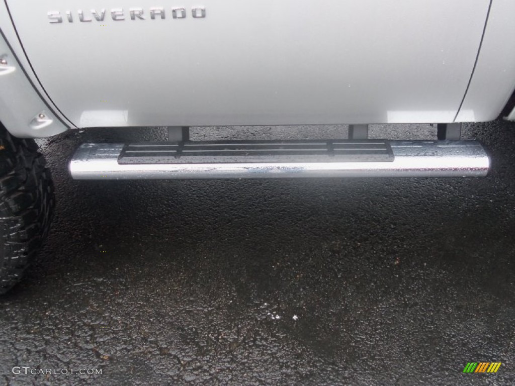 2011 Silverado 1500 LS Regular Cab 4x4 - Sheer Silver Metallic / Dark Titanium photo #9