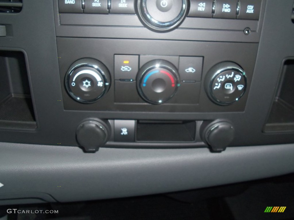 2011 Silverado 1500 LS Regular Cab 4x4 - Sheer Silver Metallic / Dark Titanium photo #17