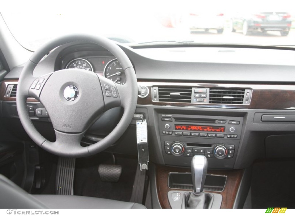 2011 3 Series 328i Sedan - Jet Black / Black Dakota Leather photo #23