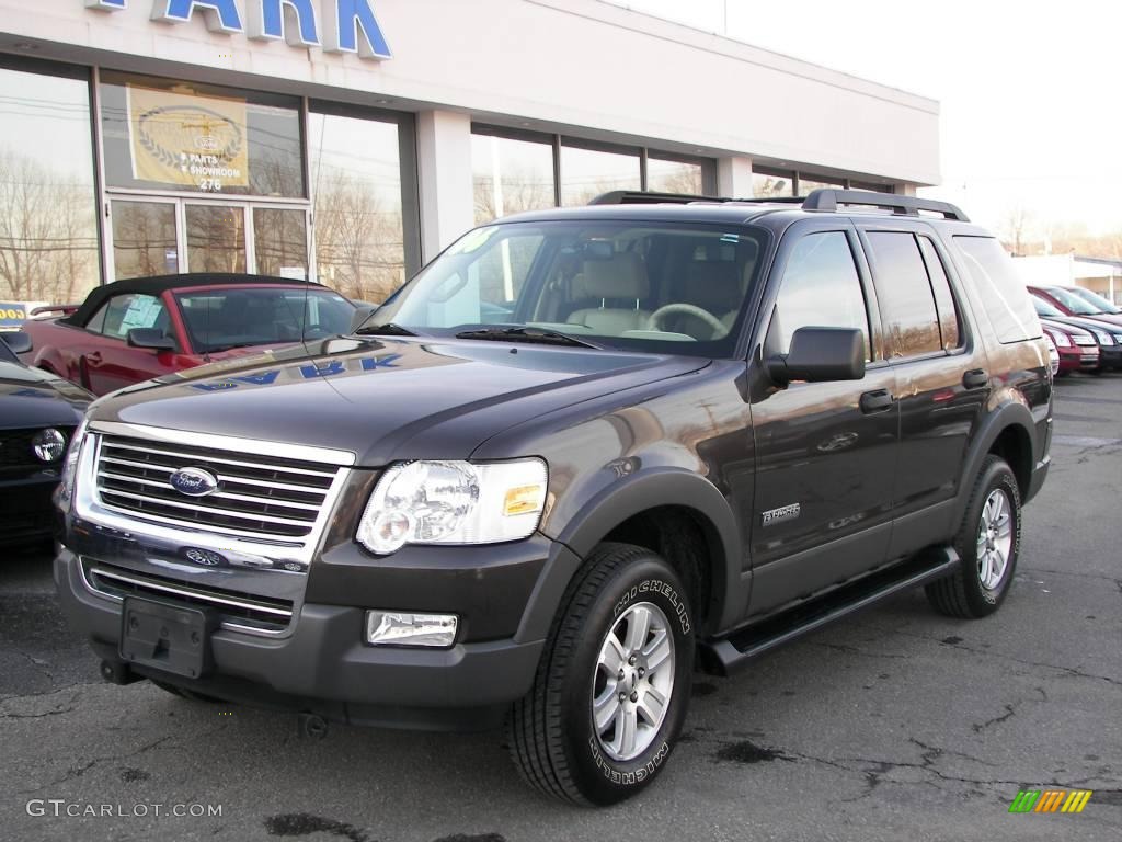 2006 Explorer XLT 4x4 - Dark Stone Metallic / Camel photo #1