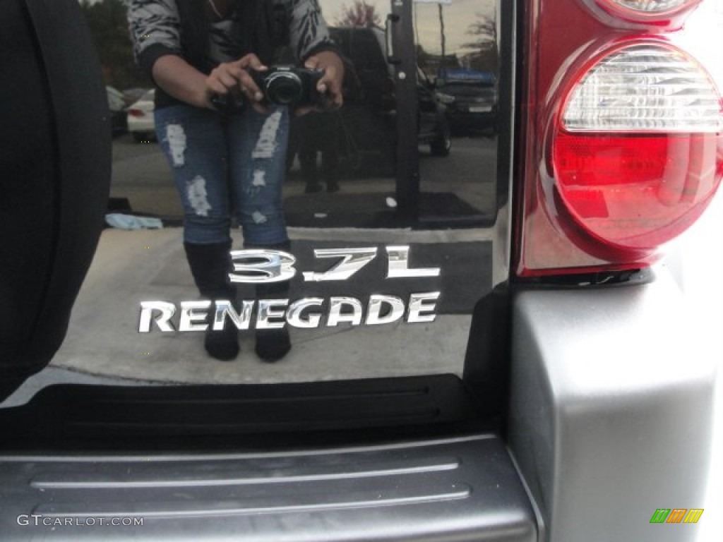 2006 Jeep Liberty Renegade Marks and Logos Photo #55874541