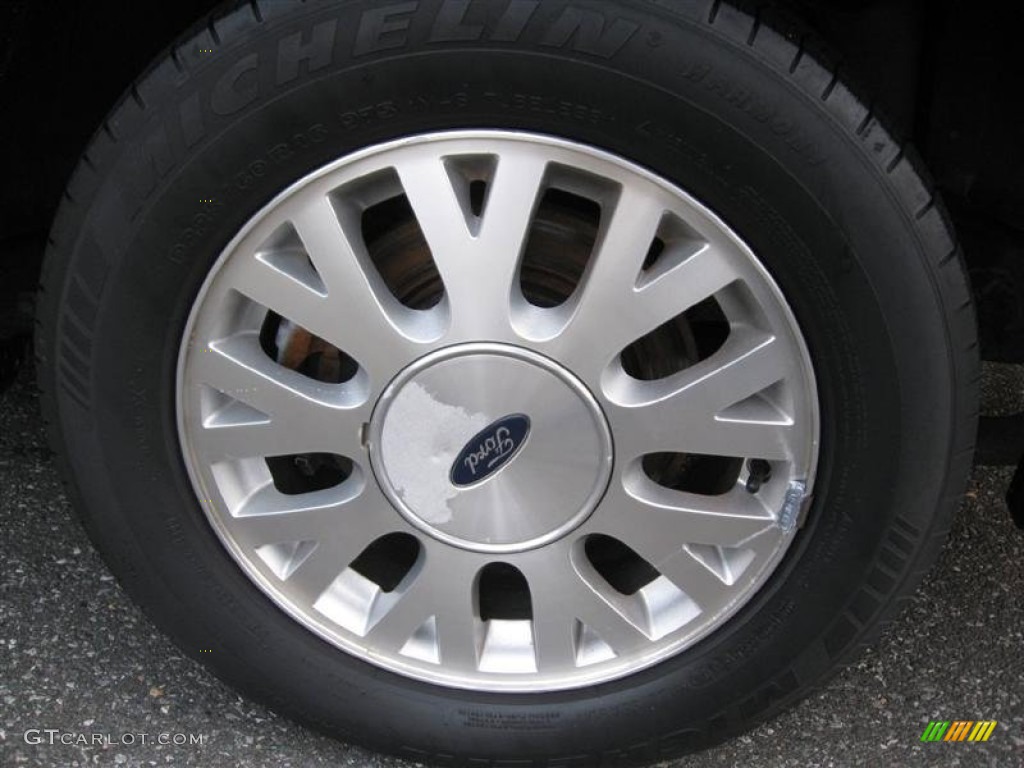 2003 Ford Crown Victoria LX Wheel Photo #55876069