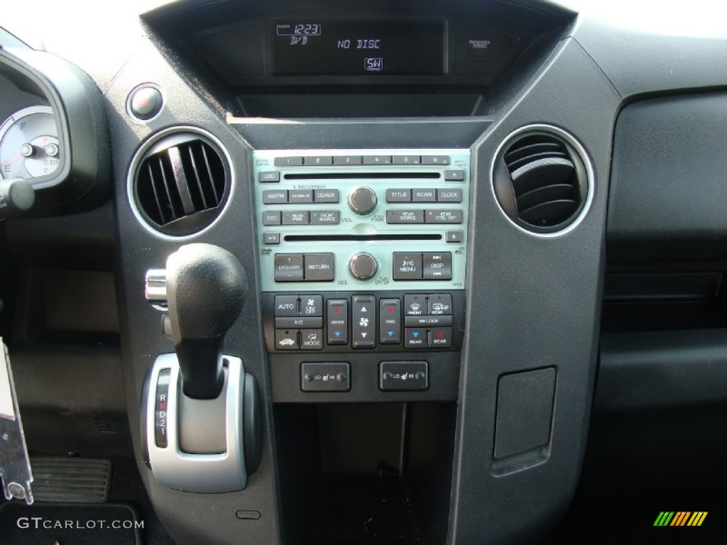2011 Honda Pilot EX-L 4WD Controls Photo #55876848