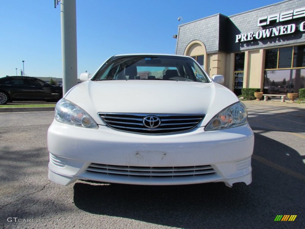 2006 Camry SE - Super White / Taupe photo #6