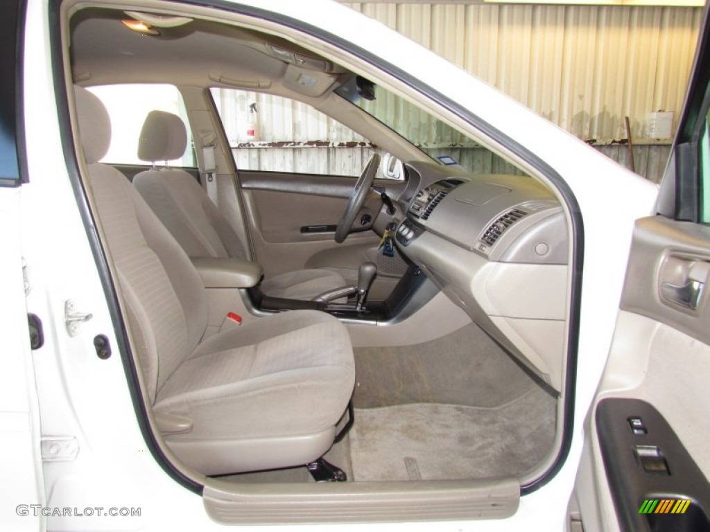 2006 Camry SE - Super White / Taupe photo #9