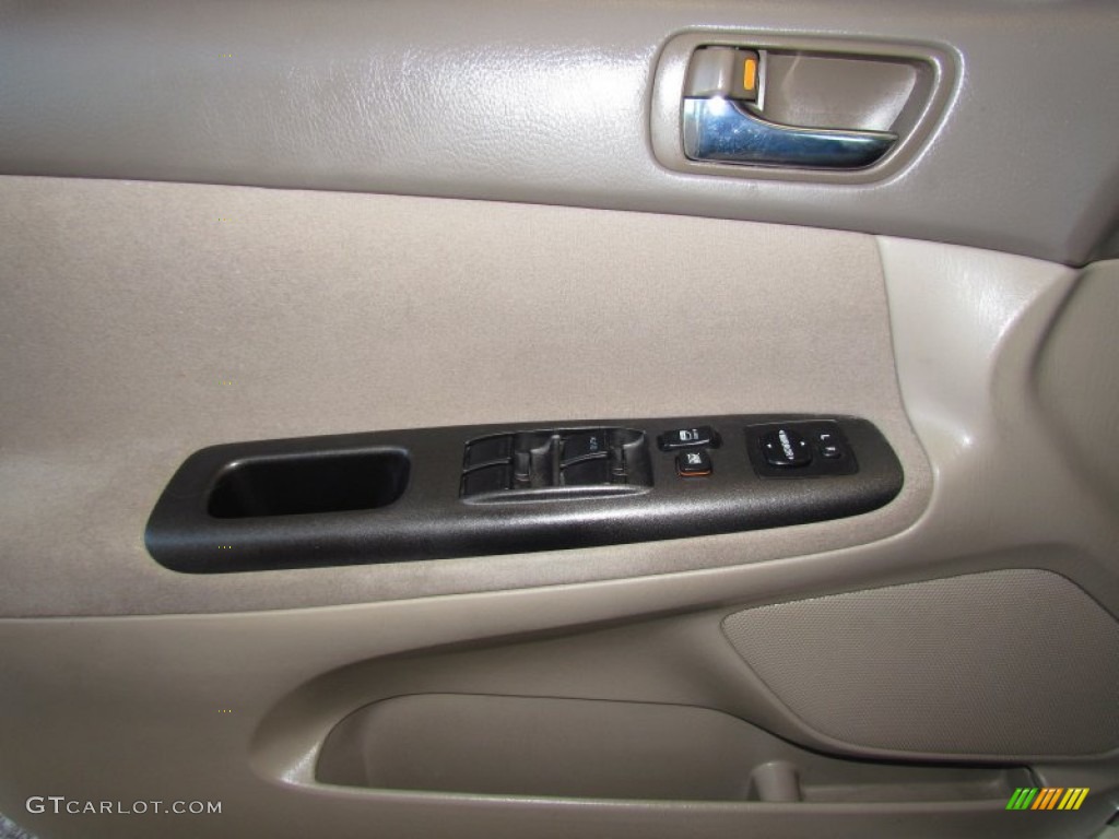 2006 Camry SE - Super White / Taupe photo #12
