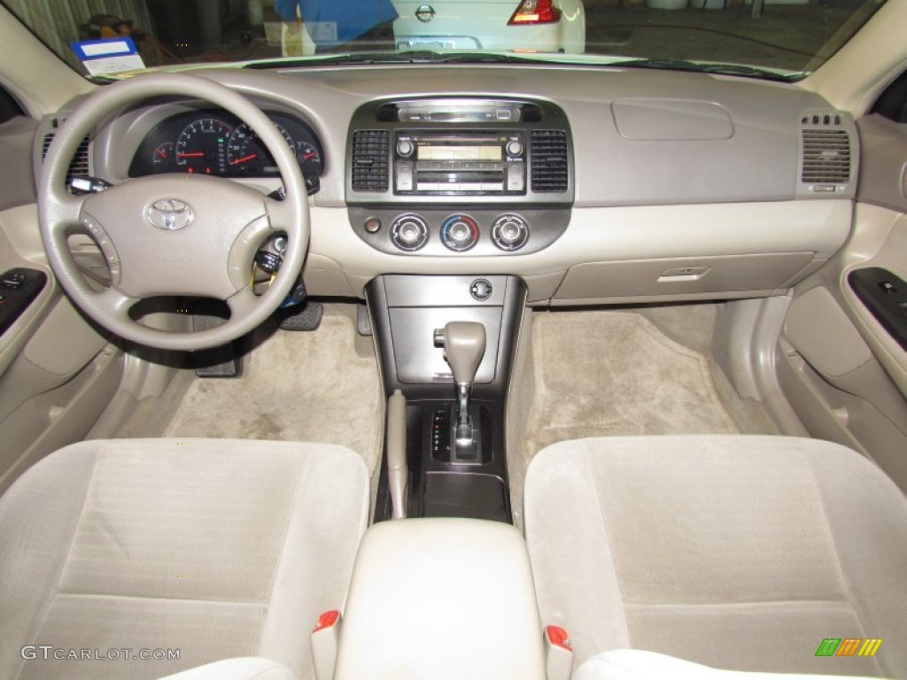 2006 Camry SE - Super White / Taupe photo #13