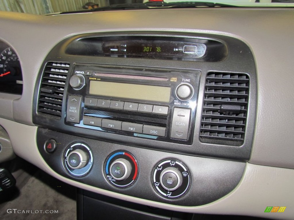 2006 Camry SE - Super White / Taupe photo #16