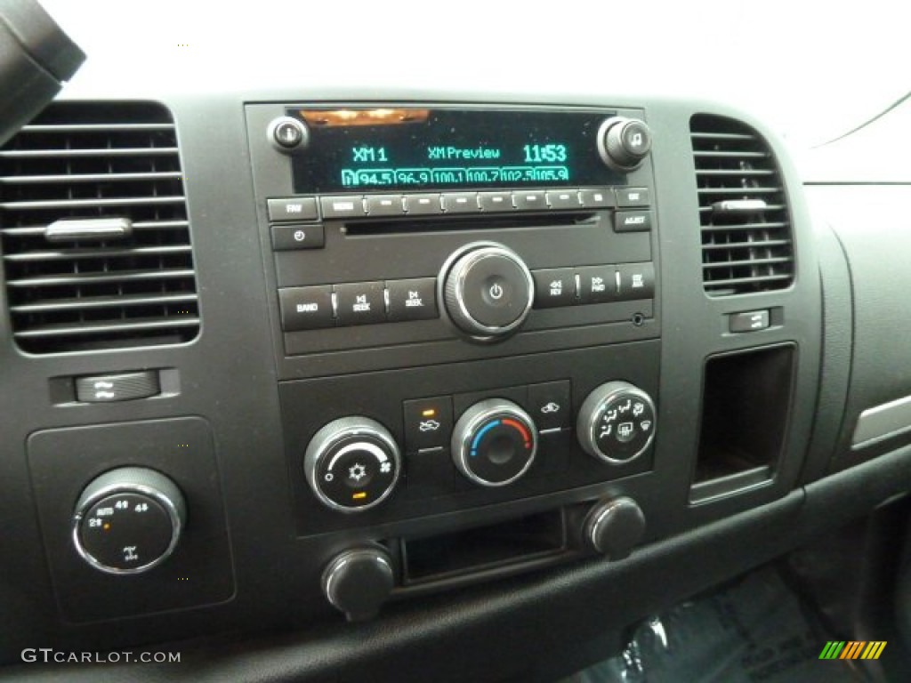 2008 Chevrolet Silverado 1500 LT Extended Cab 4x4 Controls Photo #55877845