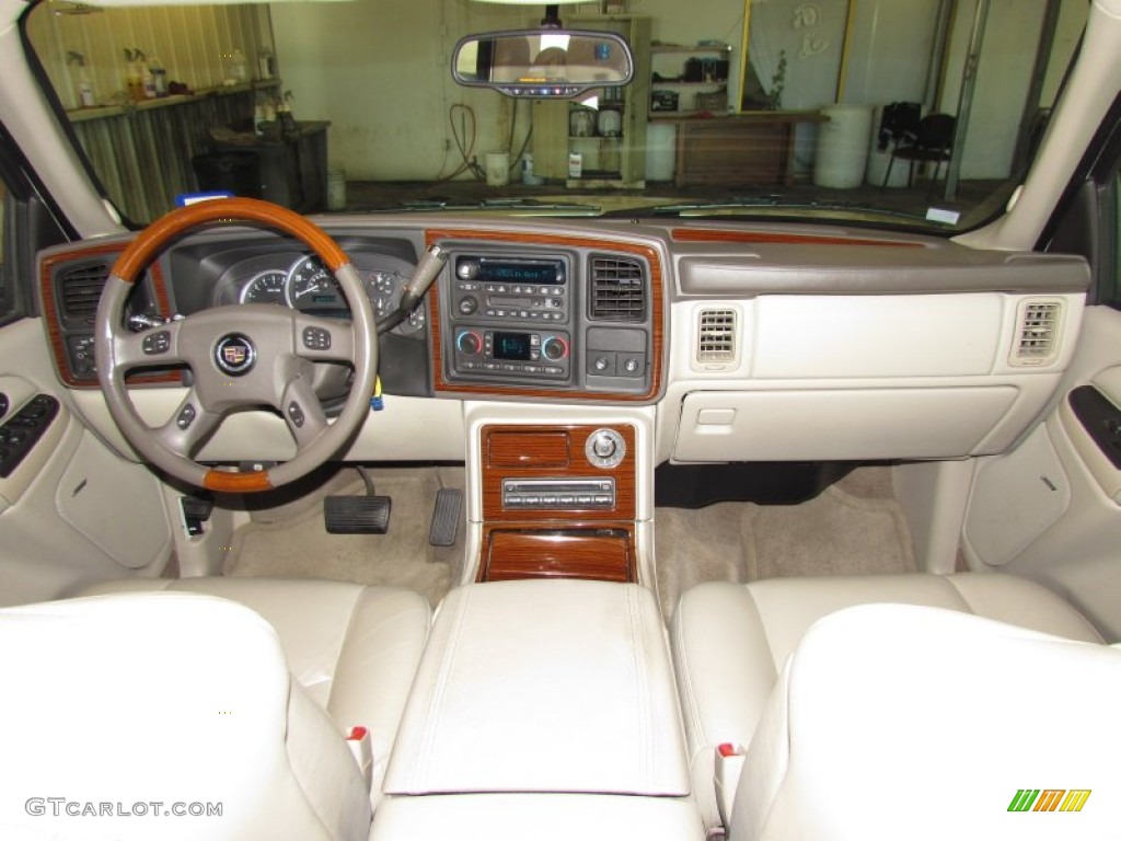 2004 Cadillac Escalade Standard Escalade Model Shale Dashboard Photo #55878187