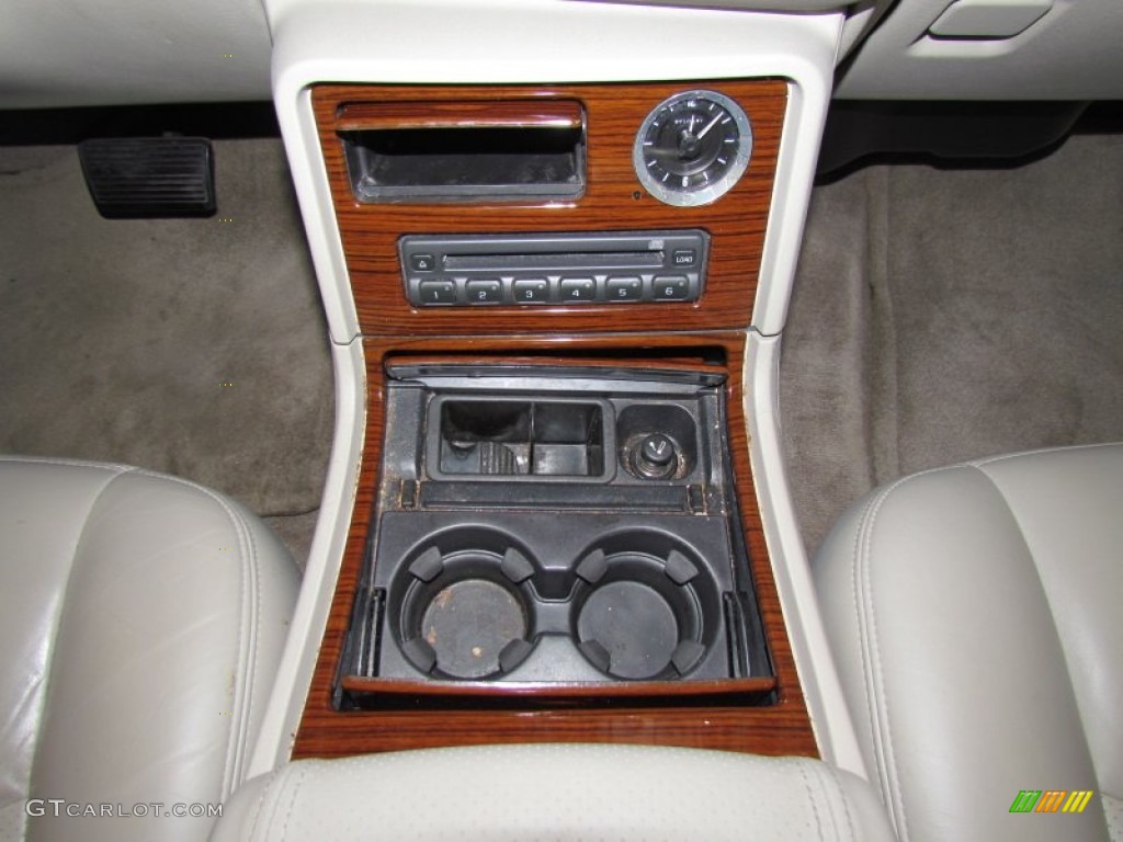 2004 Cadillac Escalade Standard Escalade Model Controls Photos
