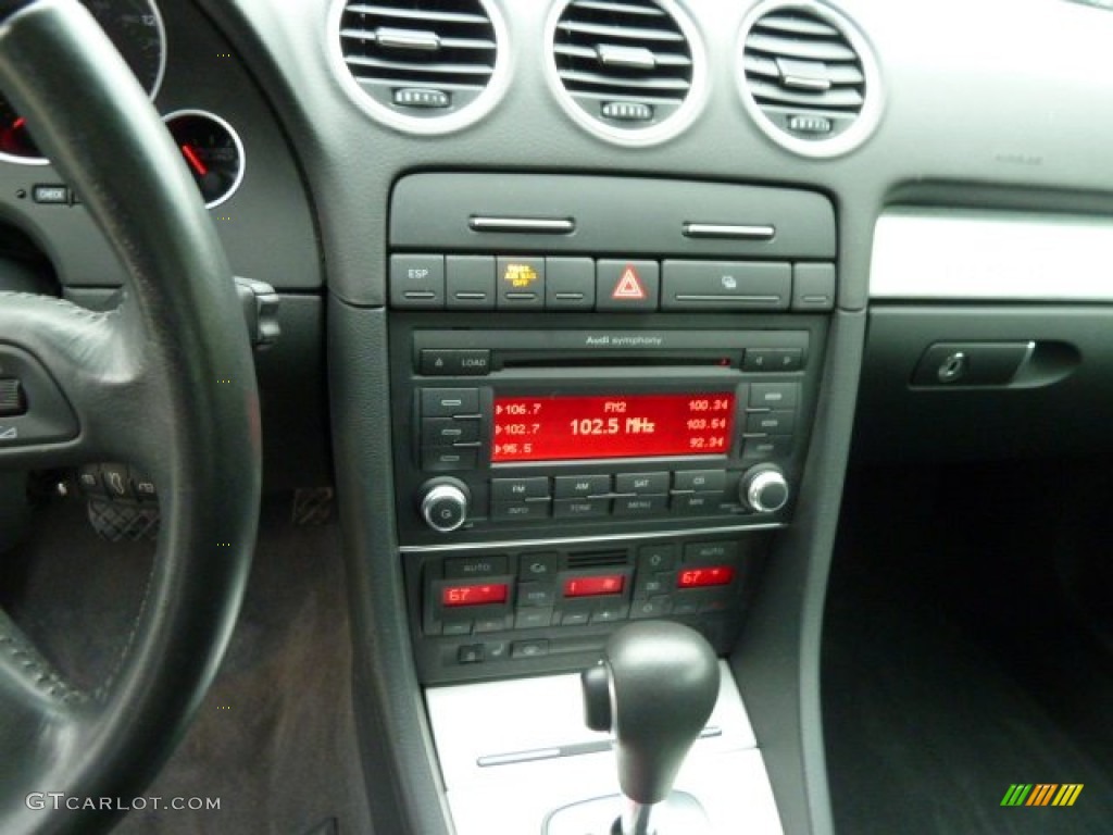 2009 Audi A4 2.0T quattro Cabriolet Controls Photo #55880275