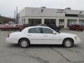 2001 Vibrant White Lincoln Town Car Executive  photo #2