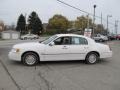 2001 Vibrant White Lincoln Town Car Executive  photo #3