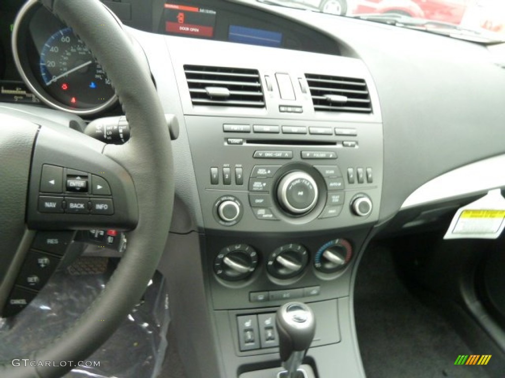 2012 Mazda MAZDA3 i Grand Touring 4 Door Controls Photo #55885135