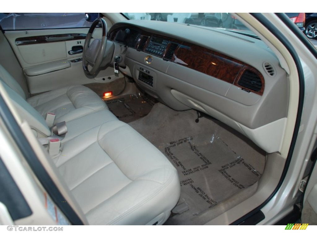 2001 Lincoln Town Car Cartier Light Parchment Dashboard Photo #55885183