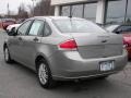 2008 Vapor Silver Metallic Ford Focus SE Sedan  photo #4