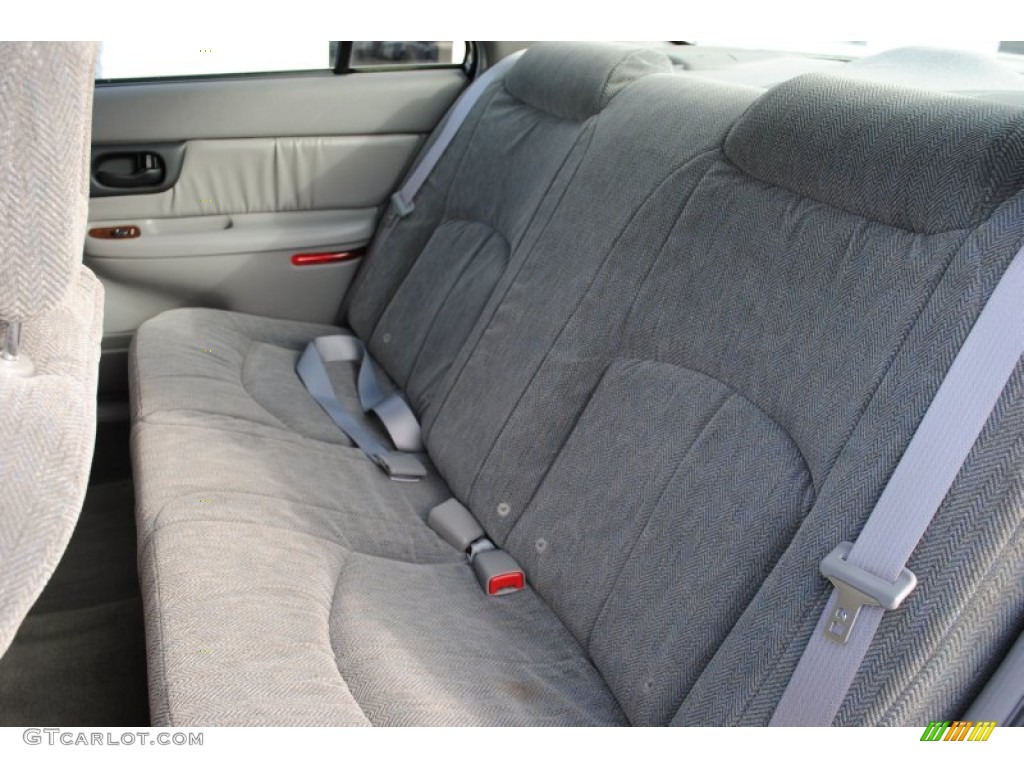 Medium Gray Interior 2004 Buick Regal LS Photo #55889040