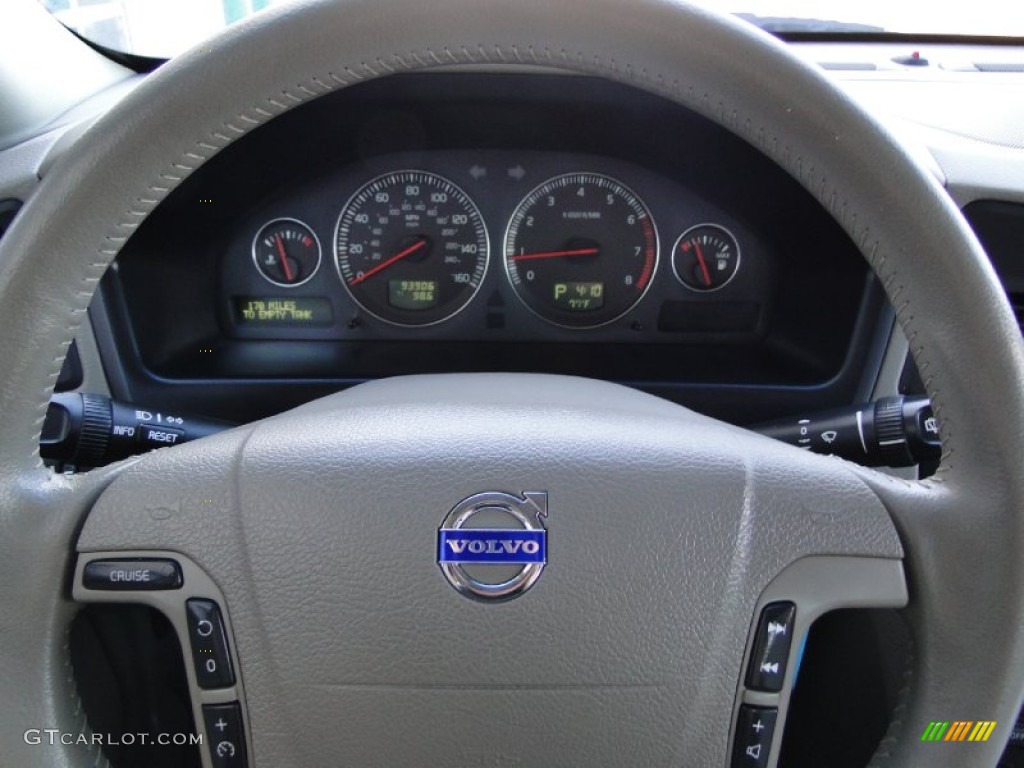 2004 V70 2.4 - Ice White / Beige/Light Sand photo #16