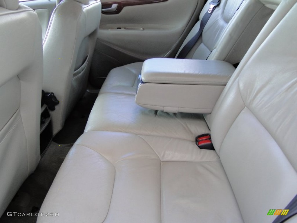 2004 V70 2.4 - Ice White / Beige/Light Sand photo #27