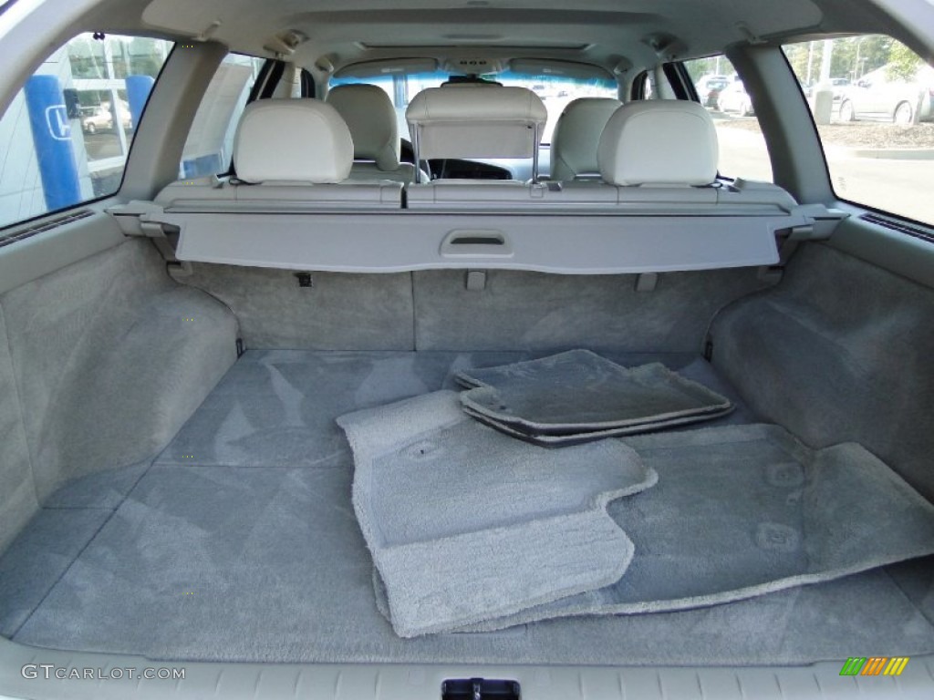 2004 V70 2.4 - Ice White / Beige/Light Sand photo #31