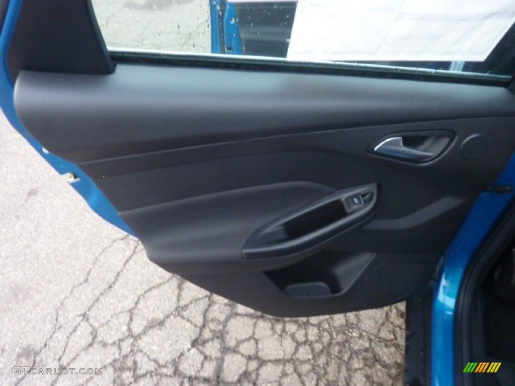2012 Ford Focus Titanium 5-Door Charcoal Black Door Panel Photo #55889553