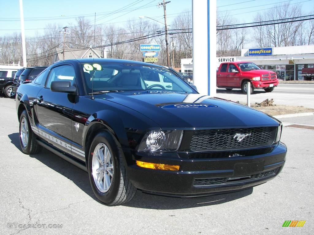2009 Mustang V6 Coupe - Black / Light Graphite photo #2