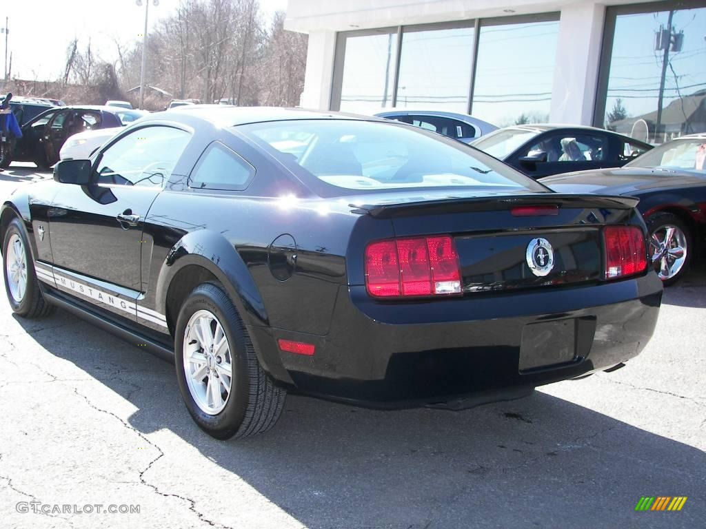 2009 Mustang V6 Coupe - Black / Light Graphite photo #4